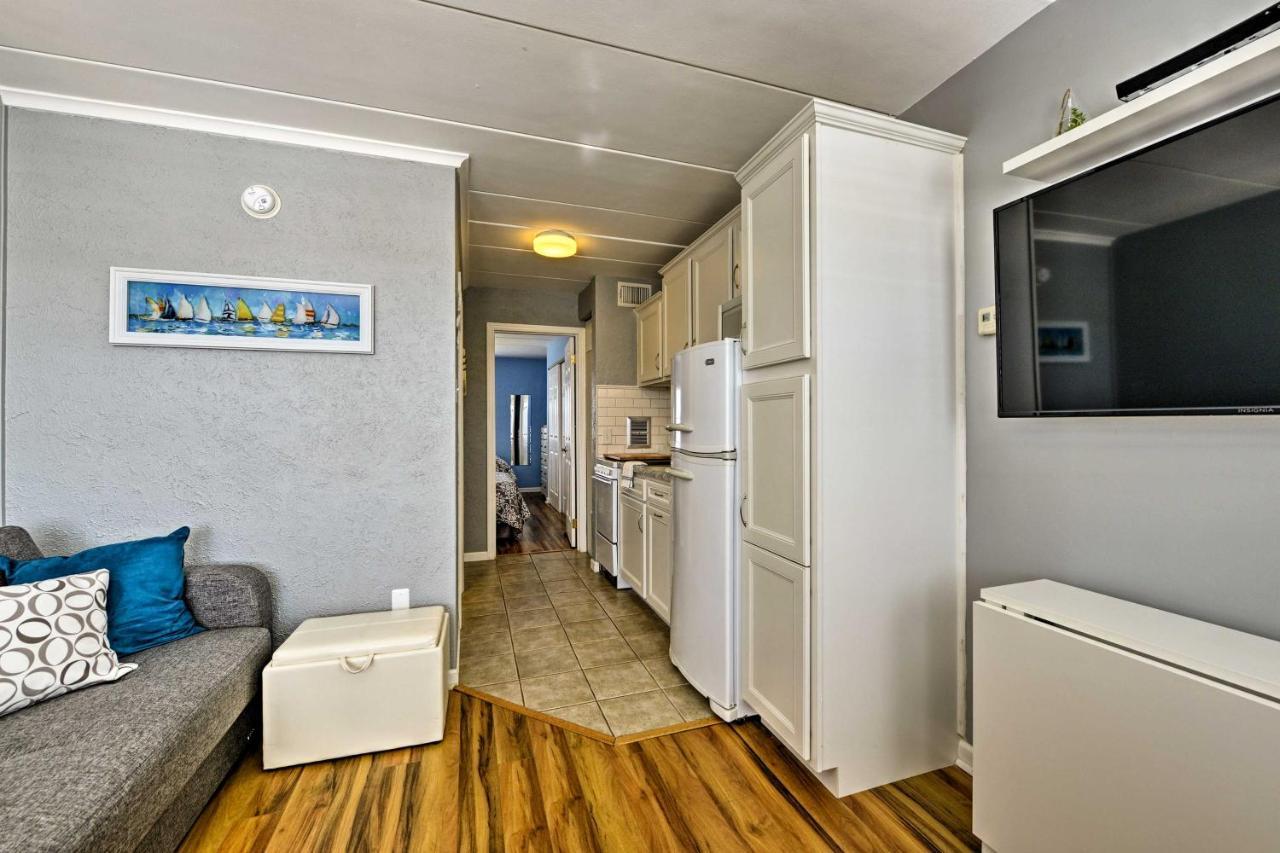 North Wildwood Condo With Pool, Walk To Boardwalk! 외부 사진